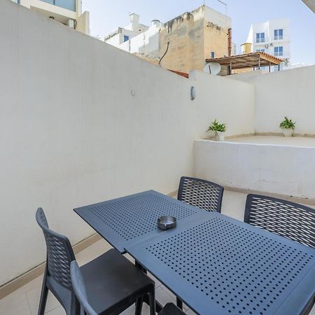 Superb 3Br Apt Close To Seafront Gzira Room photo