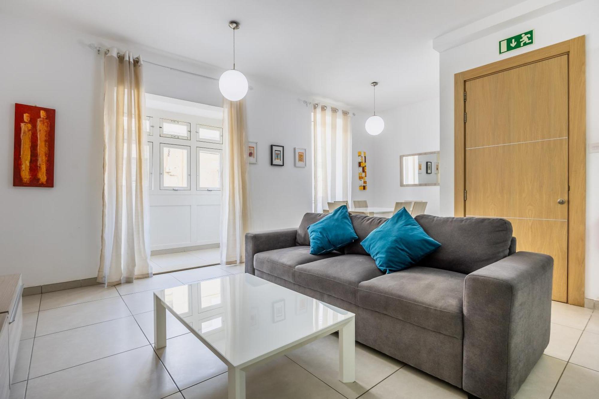 Superb 3Br Apt Close To Seafront Gzira Room photo