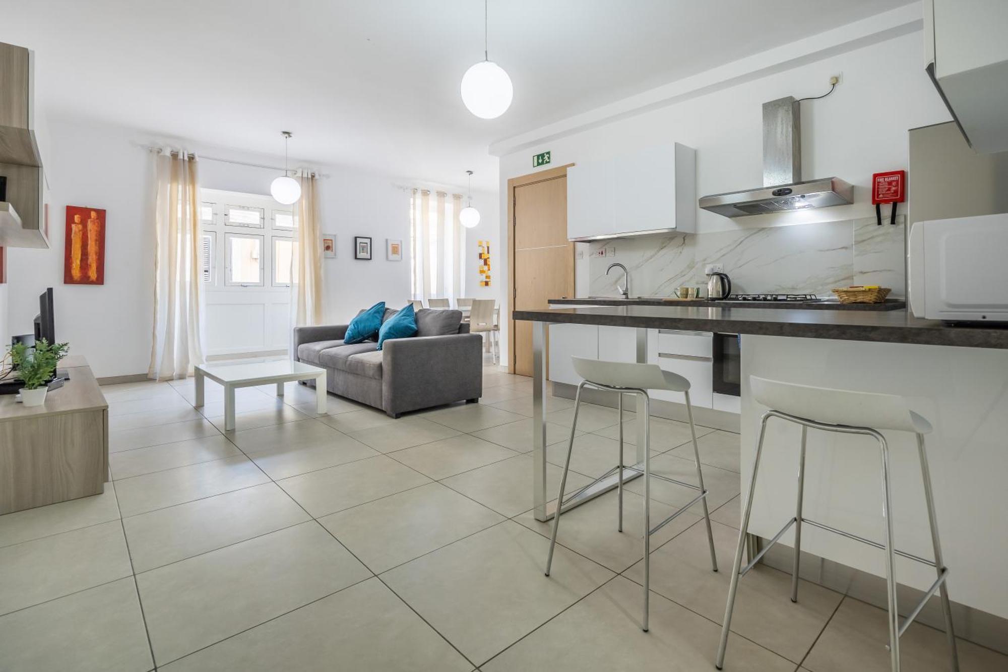 Superb 3Br Apt Close To Seafront Gzira Room photo